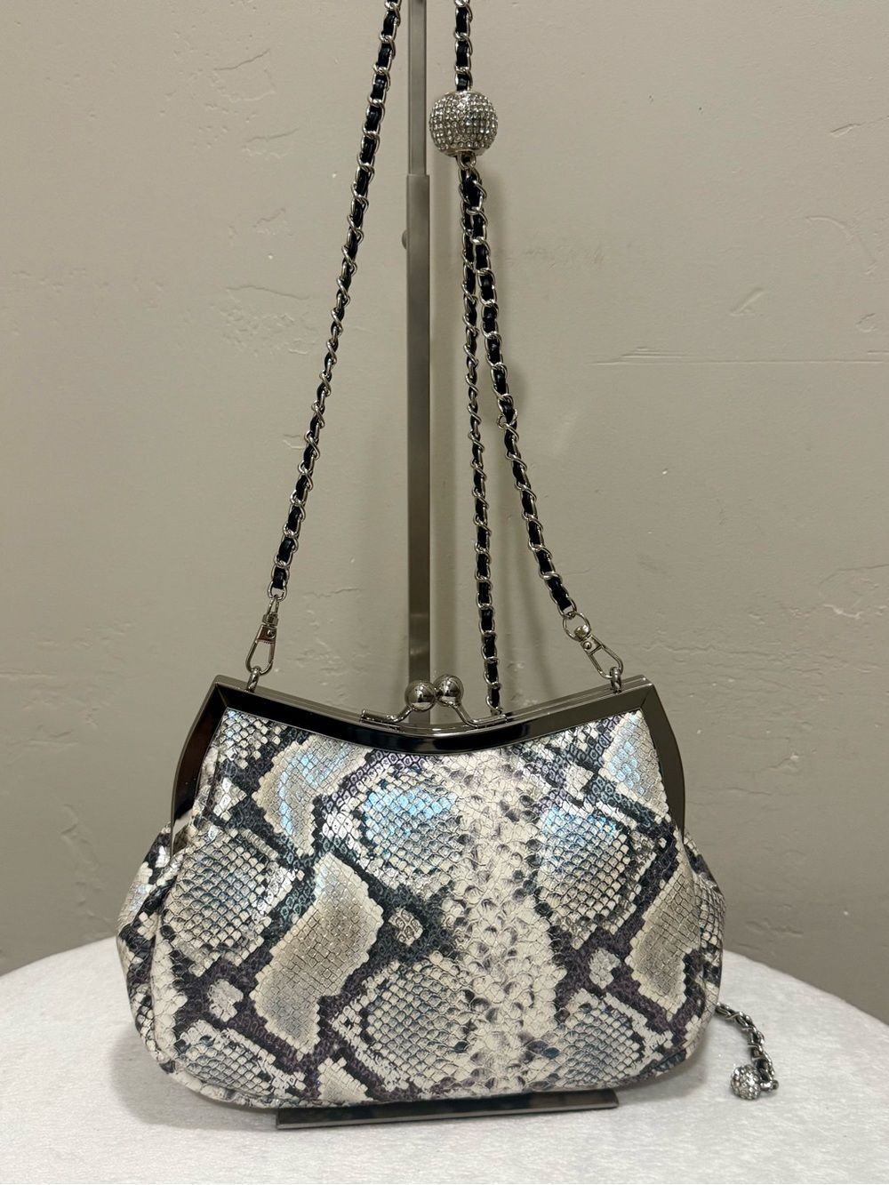 Unique Handmade Iridescent Leather Embossed Snakeskin Texture Kisslock Frame Bag
